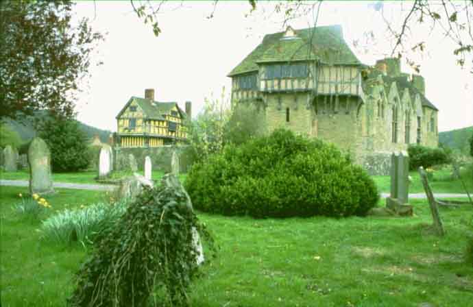 Gatehouse and castle from the churchyard